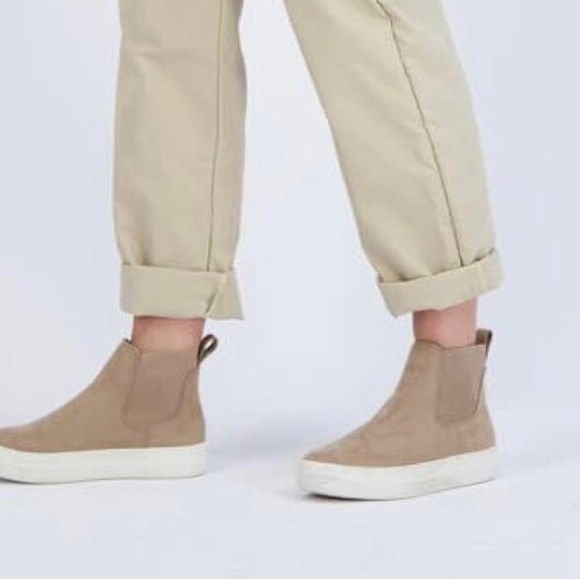 Cushionaire Ramona Sneaker Bootie 7.5 - Picture 3 of 7